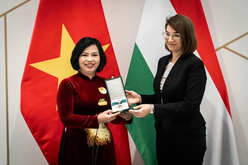 Vietnamese Ambassador honoured with Hungarian Officer’s Cross of Merit