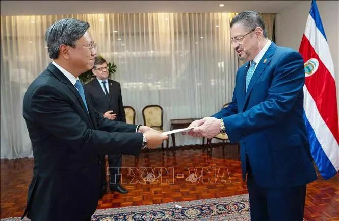 Costa Rica wants to enhance cooperation with Vietnam President