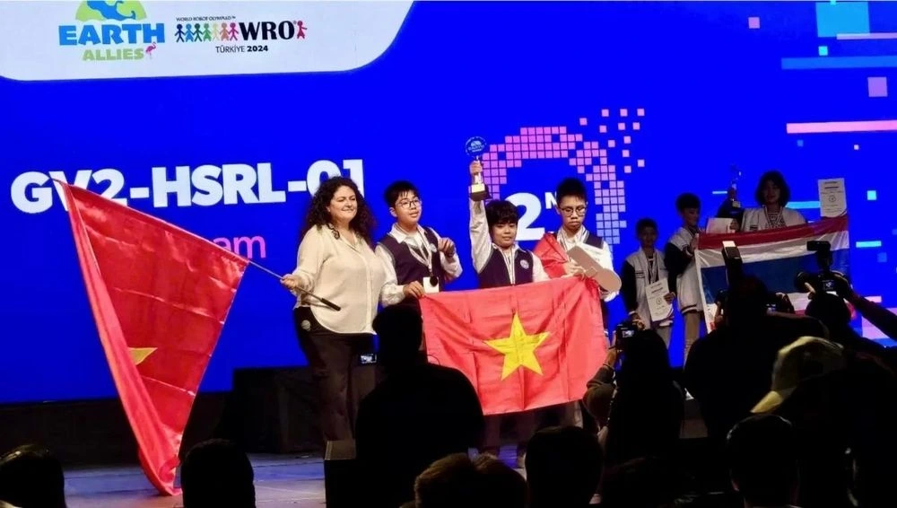 Vietnam gains high results at world’s two large robotics competitions