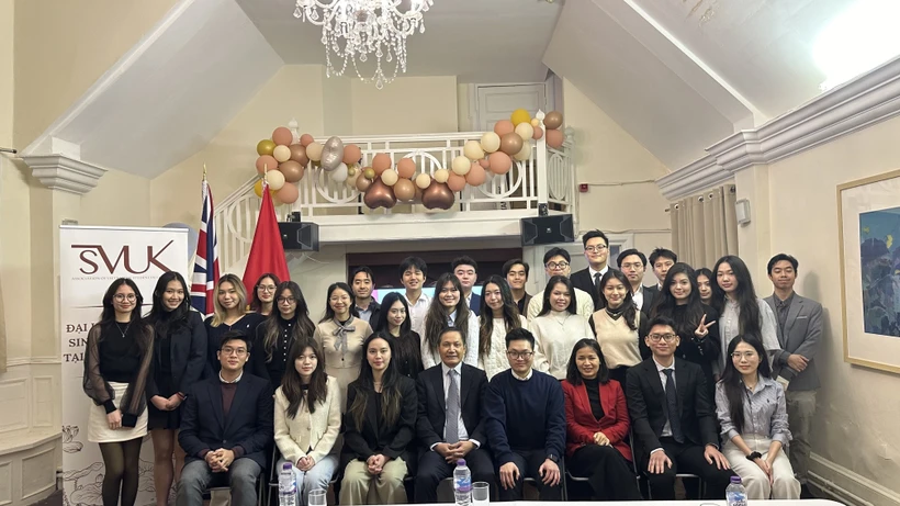 Vietnamese students in UK strengthen connectivity