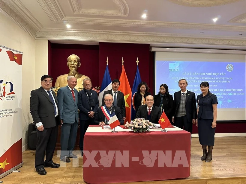 Dak Lak province and France’s Nevers city promote cooperation