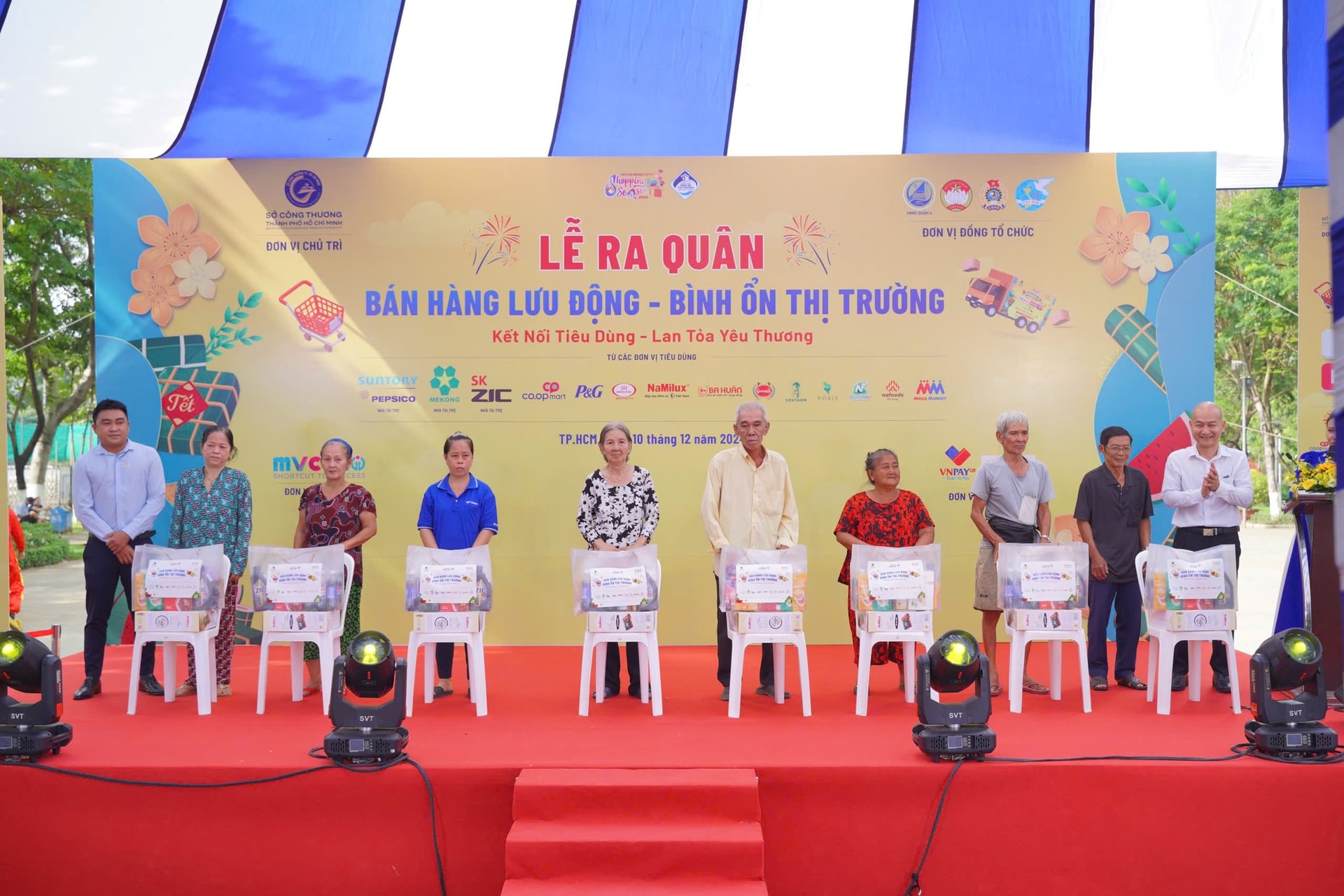 HCM City launches mobile sales in seven districts