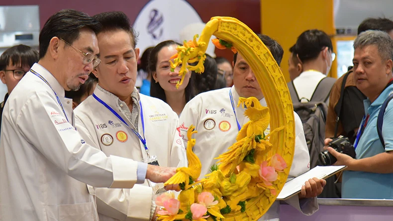 Vietnam Bakery Cup draws 500 professional chefs