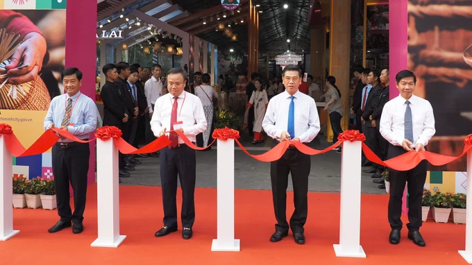 Program on craft villages showcases 500 specialty products