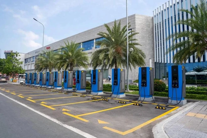 Vietnam needs 14 billion USD investments for EV charging network