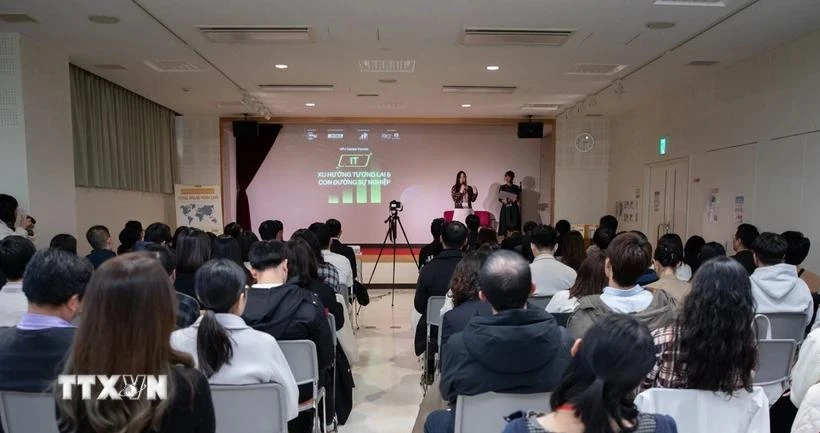 Young Vietnamese intellectuals in Japan share IT career