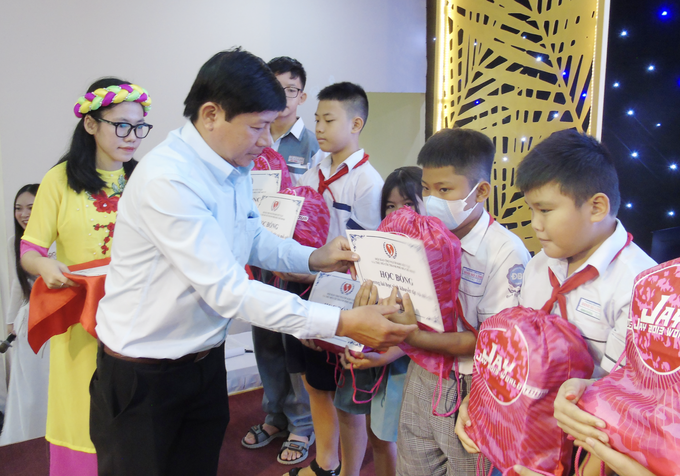 Thousands of disabled people, orphans in HCMC provided care