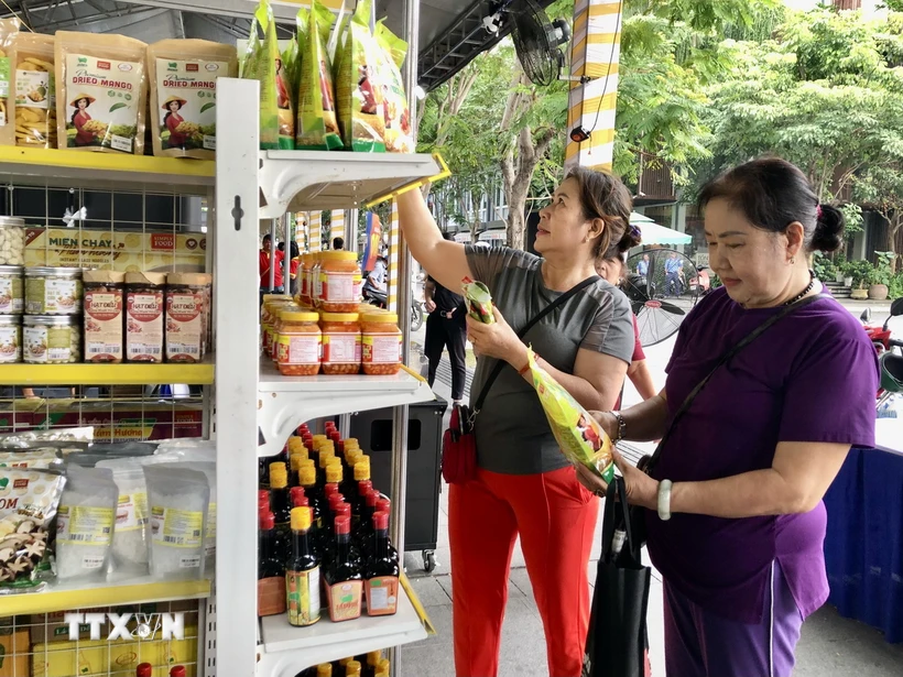 HCM City prepares over 22 trillion VND to stabilize Tet goods