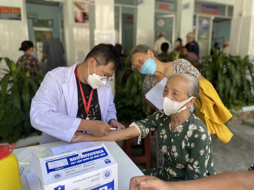 Ho Chi Minh City approves a project on developing local healthcare system