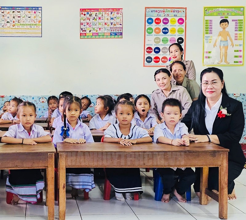 Ho Chi Minh City presents kindergarten project to Lao village