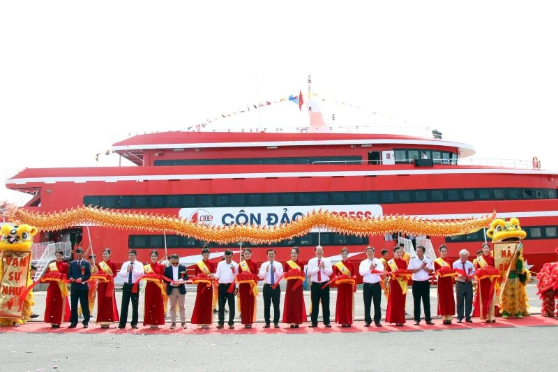 High-speed boat takes four hours to travel between HCM City and Con Dao Island
