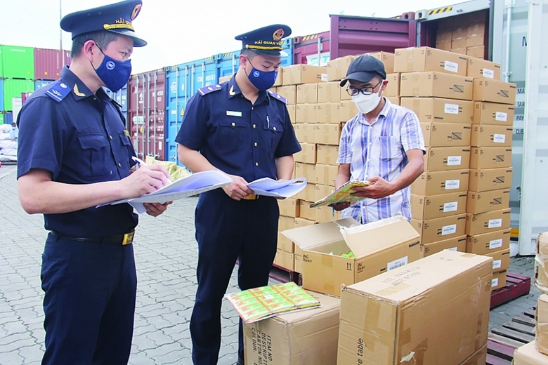 HCMC Customs Department eases difficulties for businesses