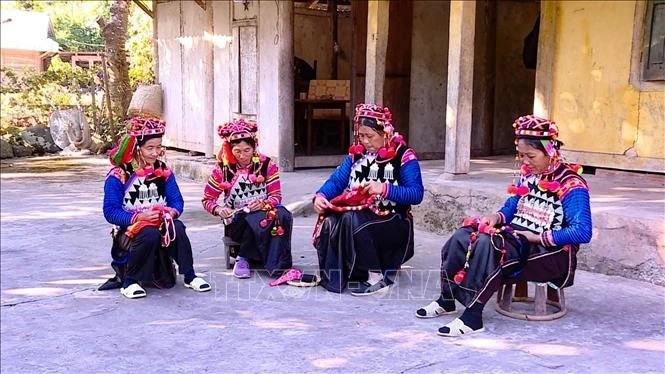 Enduring tradition of Ha Nhi ethnic minority group s costumes