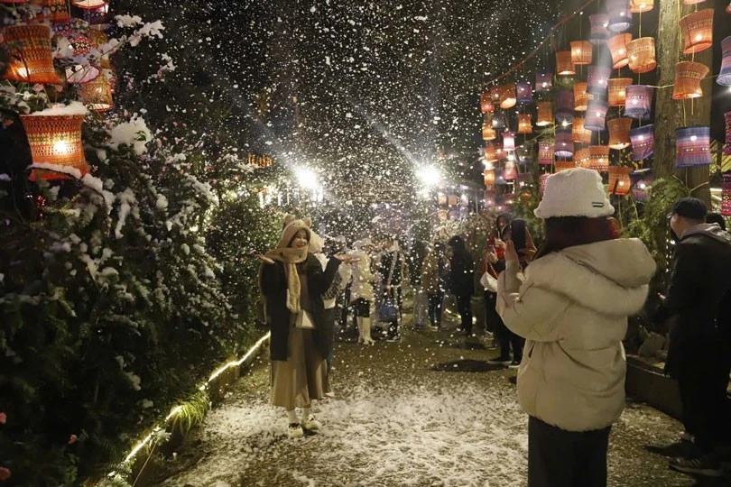 Sa Pa attracts tourists during Christmas, New Year 2025 celebrations