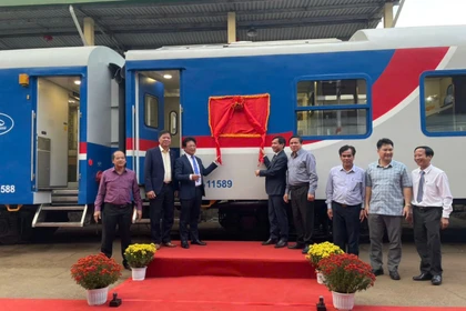 Vietnam s trains have 11 high-quality passenger carriages