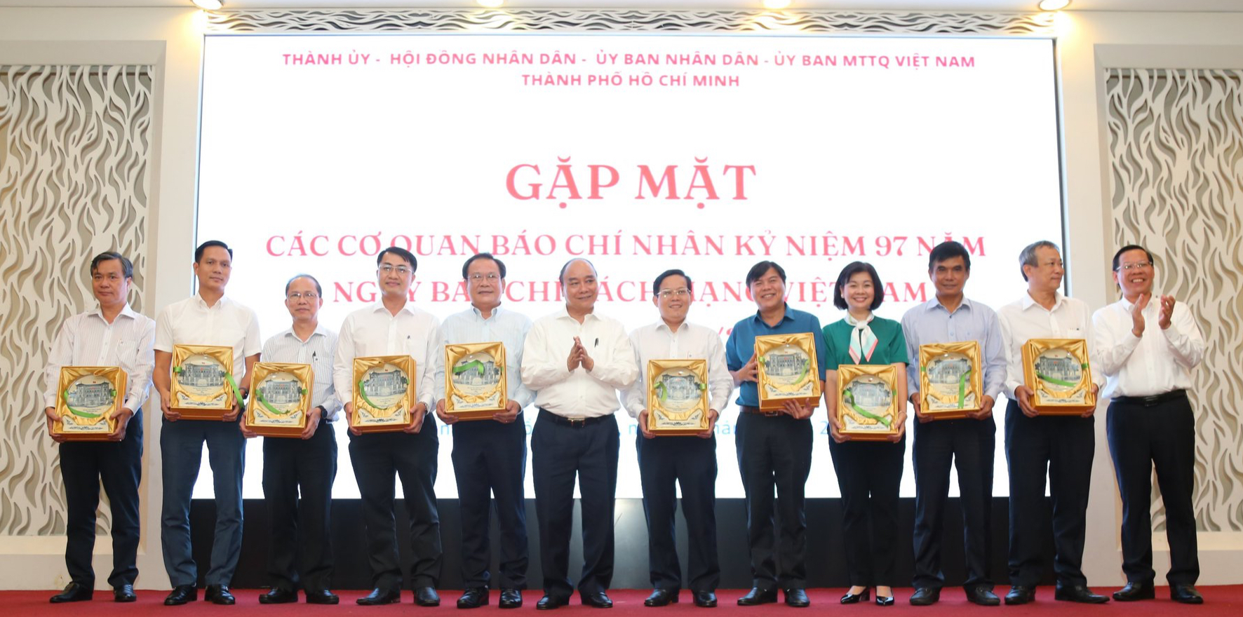 Le président de l État rencontre les représentants des organes de presse à HCM-Ville