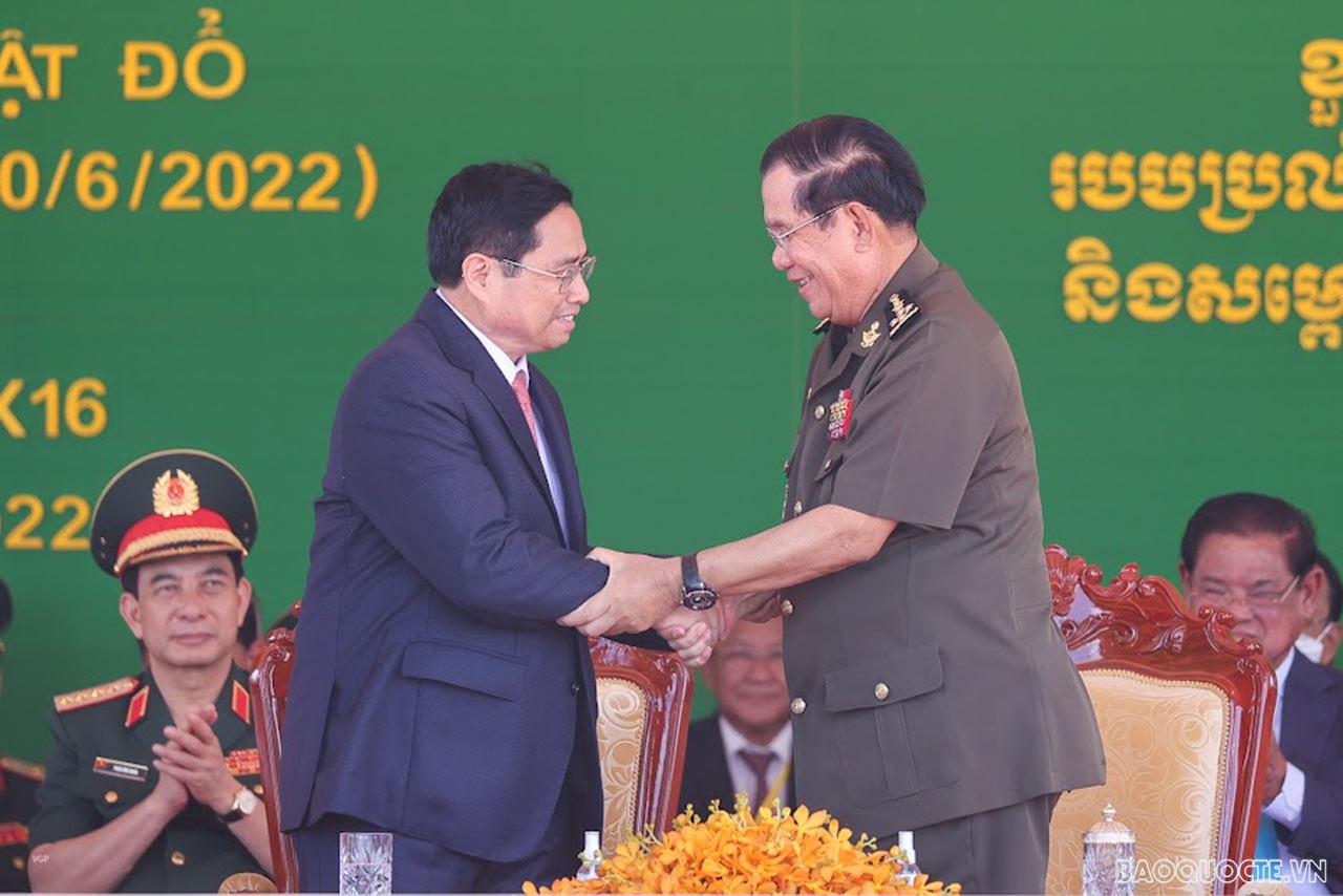Les dirigeants du Vietnam et du Cambodge échangent les lettres de félicitations