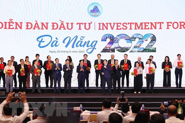 Le PM Pham Minh Chinh assiste au Forum d’investissement de Dà Nang 2022