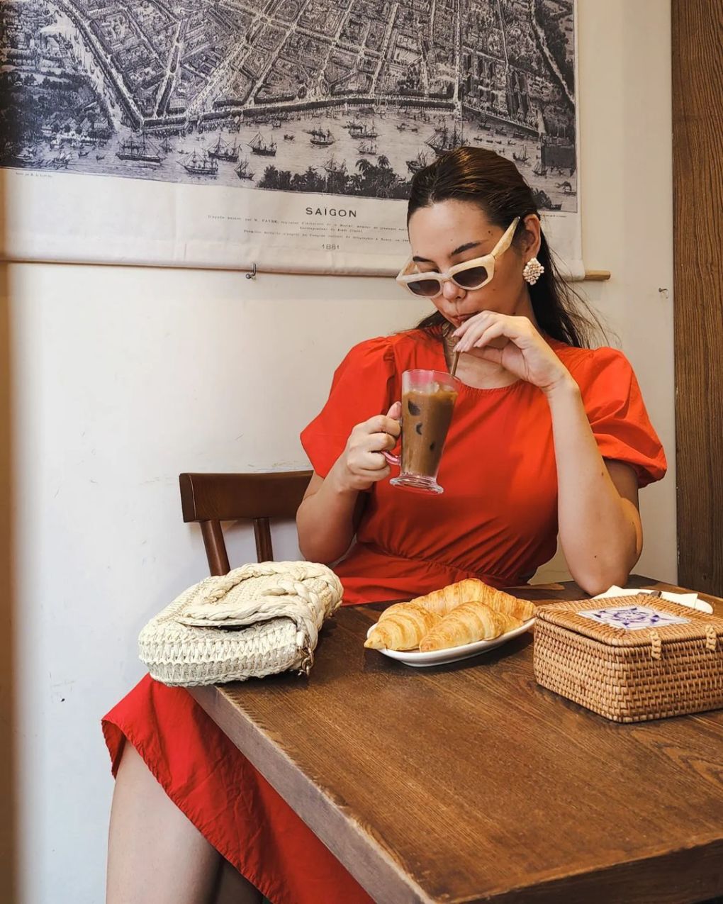 La Miss Univers 2018 est accro au café vietnamien