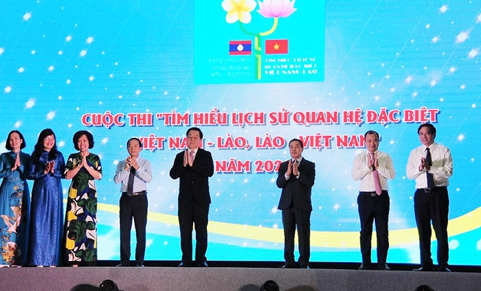 Plus de 5 800 candidats au concours d étude sur l histoire des liens particuliers Vietnam - Laos