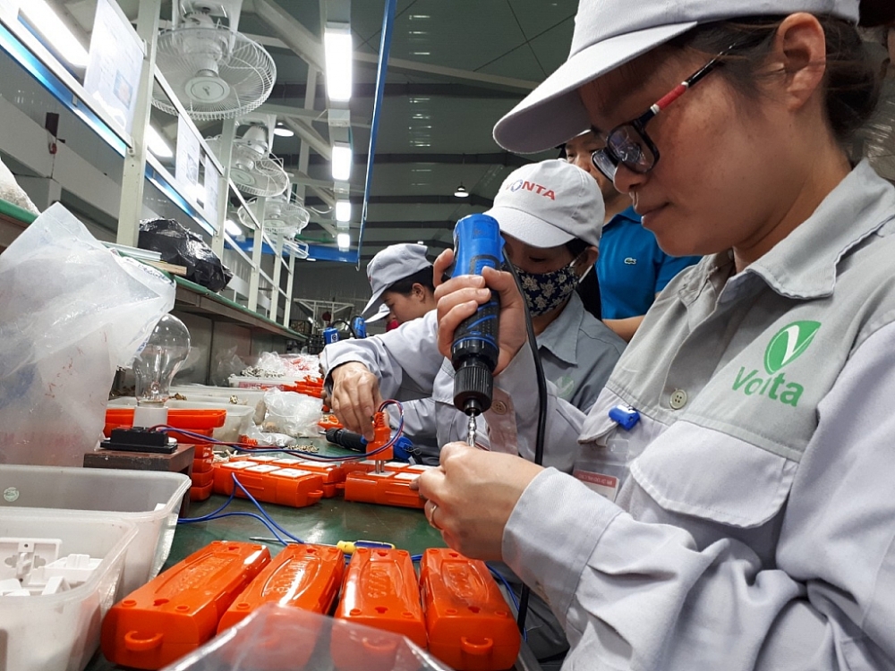 Le Vietnam affiche un excédent commercial de 710 millions de dollars au premier semestre