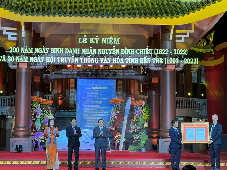 Célébration du 200e anniversaire de la naissance du poète Nguyên Dinh Chiêu à Bên Tre