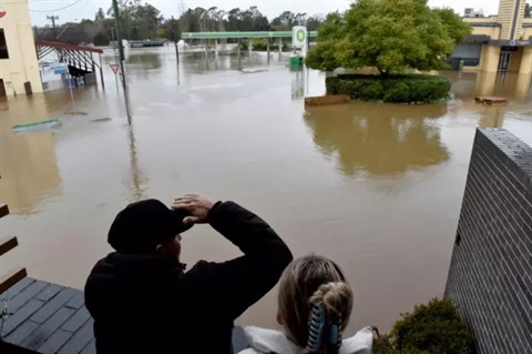 Des milliers d habitants appelés à évacuer face à la menace des inondations à Sydney