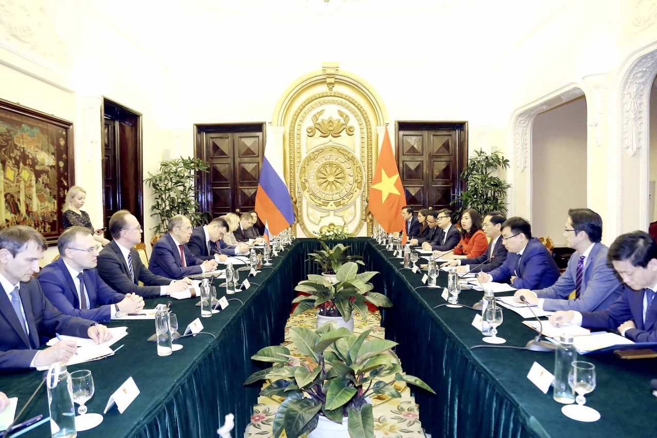 Le ministre vietnamien des AE s entretient avec son homologue russe