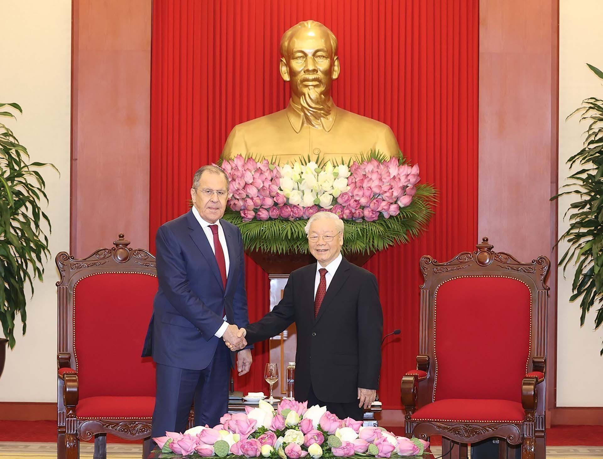 Le leader du PCV Nguyên Phu Trong reçoit le ministre russe des AE