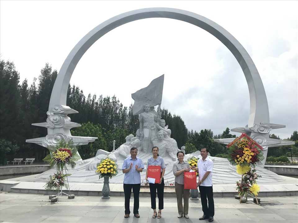 Hommage aux héros morts pour la Patrie