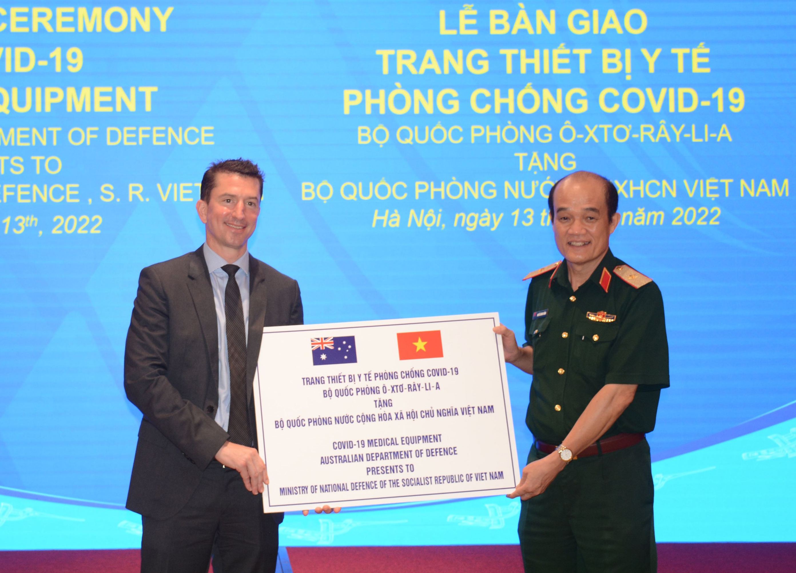 Le ministère australien de la Défense offre du matériel médical au Vietnam