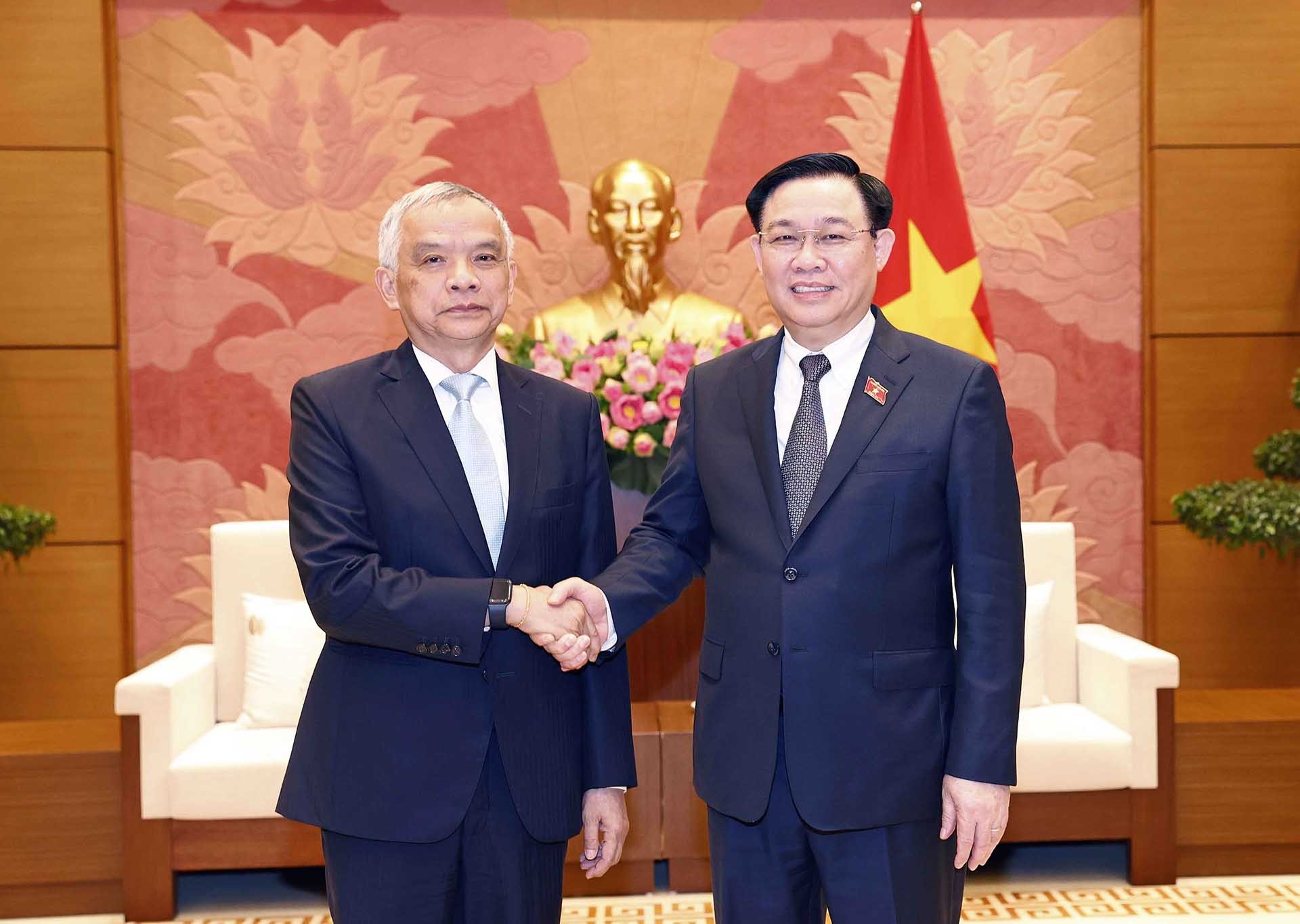 Le président de l’Assemblée nationale réaffirme les liens spéciaux avec le Laos