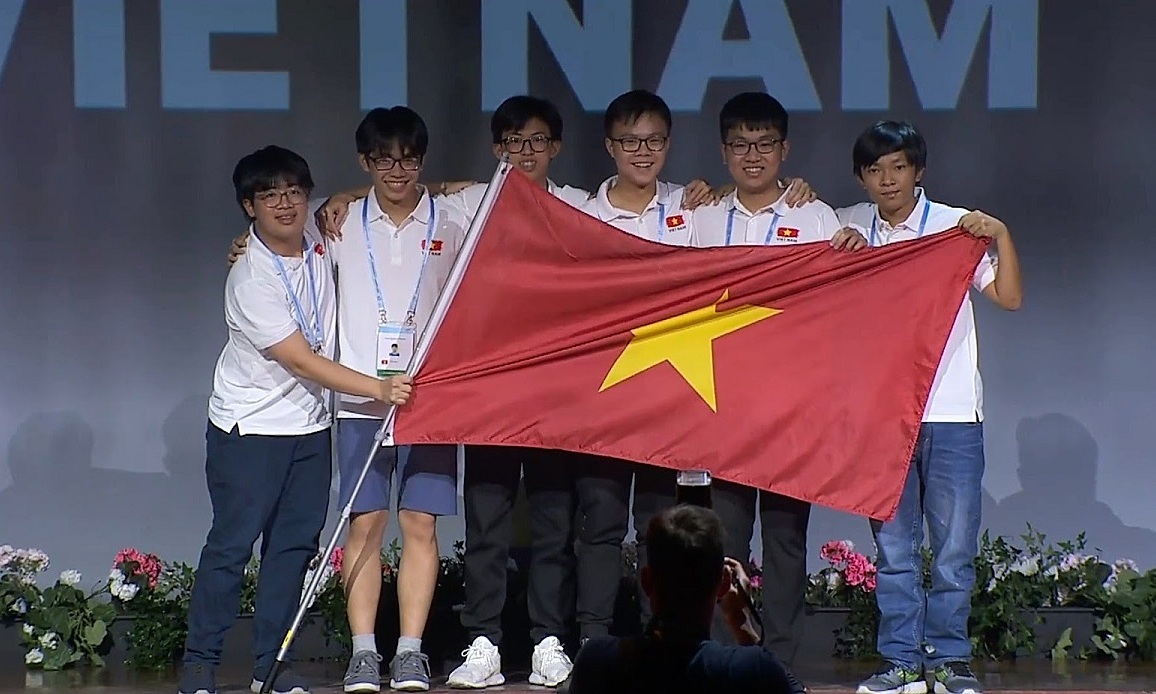 Maths le Vietnam termine à la 4e place parmi les 104 pays participants aux IMO 2022