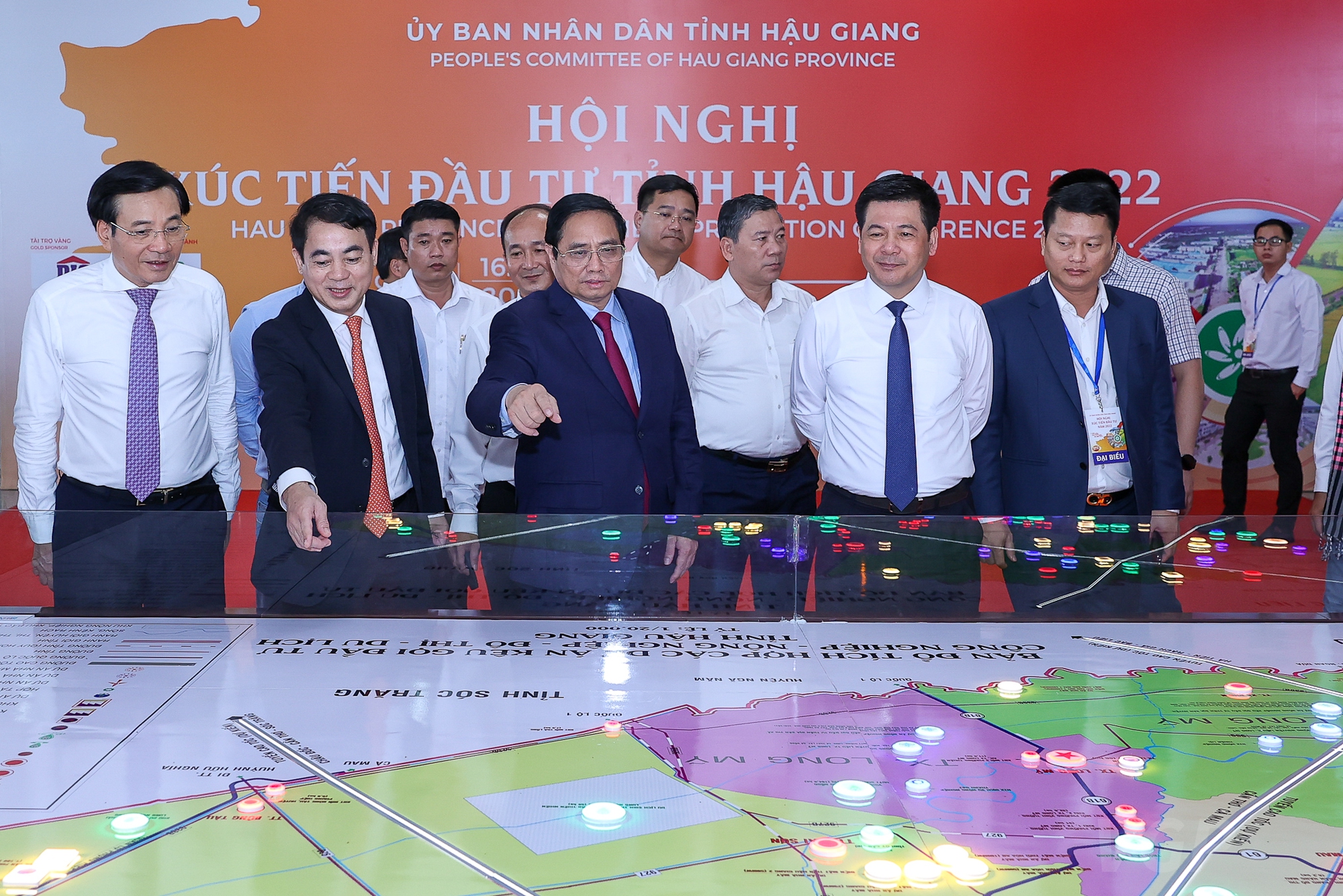 Conférence de la promotion des investissements à Hau Giang