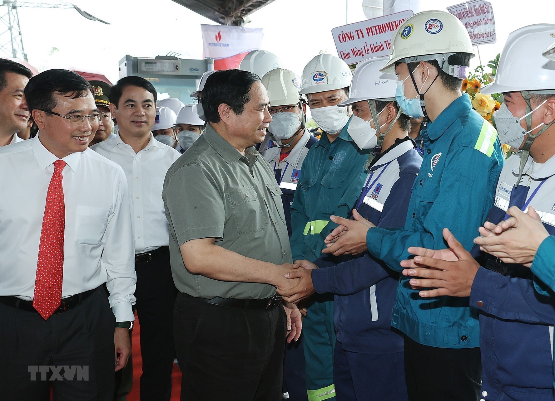 Le Premier ministre assiste à l inauguration de la centrale thermique de Sông Hâu 1