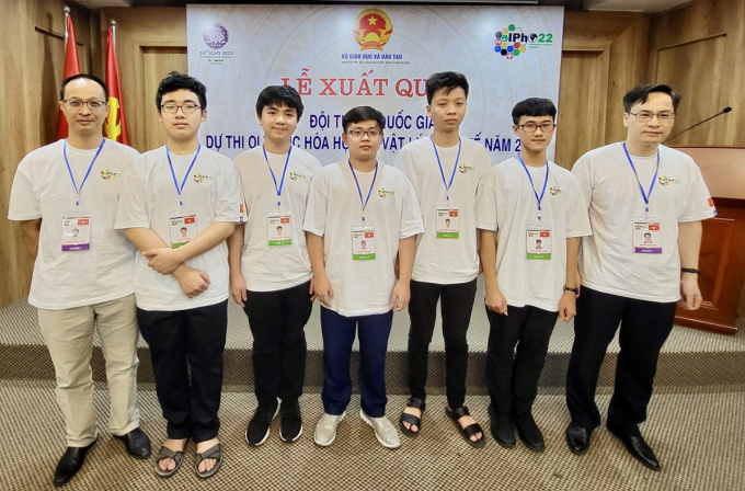 Cinq élèves vietnamiens primés aux Olympiades internationales de physique 2022