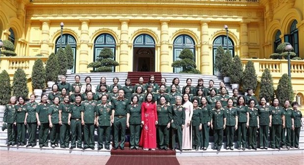 La vice-présidente Vo Thi Anh Xuân reçoit d’anciennes combattantes de Truong Son