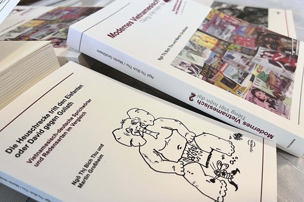 Trois livres bilingues allemand-vietnamien présentés à Berlin