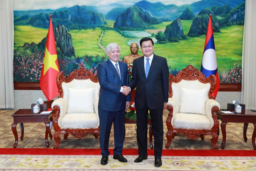 Vietnam-Laos Le président du Comité central du FPV rencontre des dirigeants laotiens