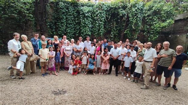 NAAA Onlus - Connecter les familles italiennes ayant des enfants vietnamiens adoptés