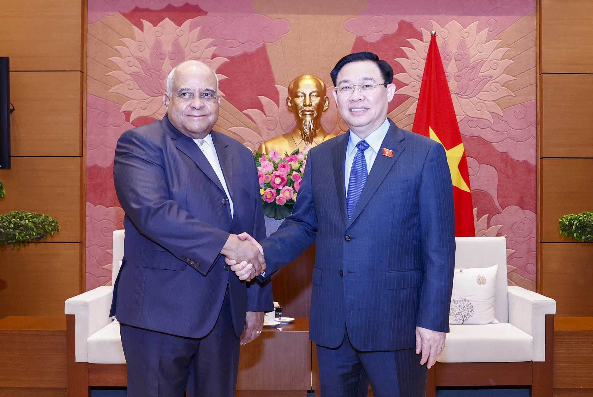 Le Vietnam attache de l importance aux relations avec Cuba et la Russie