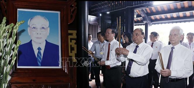 Le président Nguyên Xuân Phuc rend hommage au feu président du Conseil d’Etat Vo Chi Công