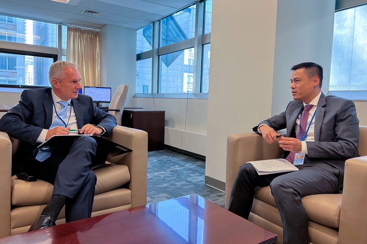 Le Vietnam discute des priorités avec le président de la 77e session de l’AGNU