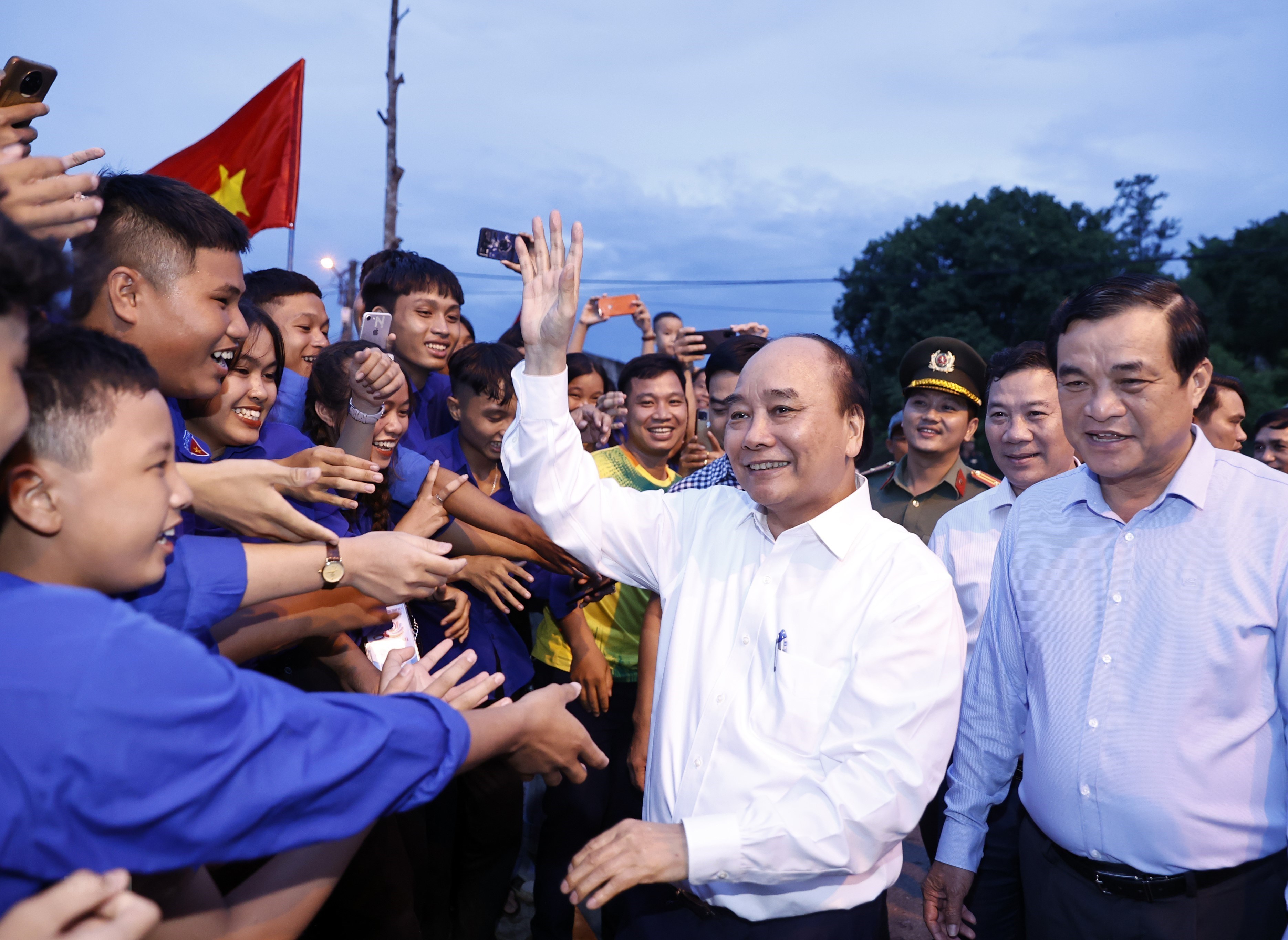 Le président Nguyen Xuan Phuc à la célébration des 50 ans de la victoire de Cam Doi