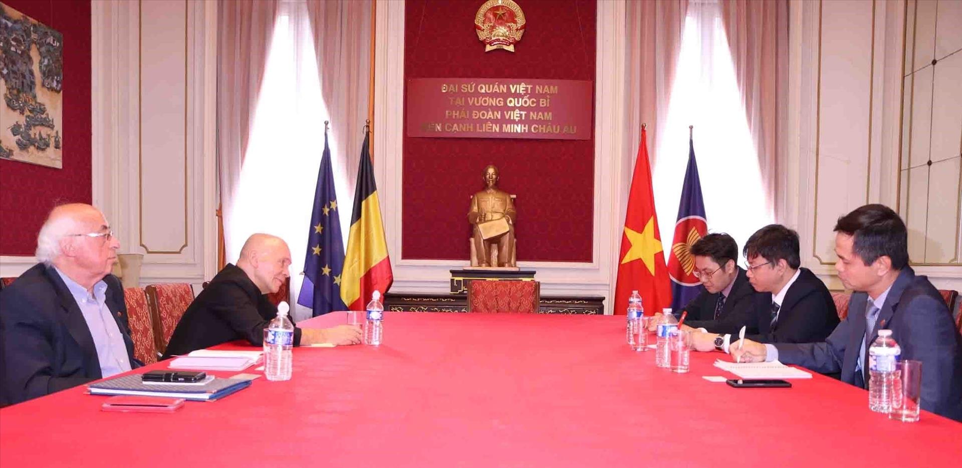 L’EIAS apprécie le développement économique impressionnant du Vietnam