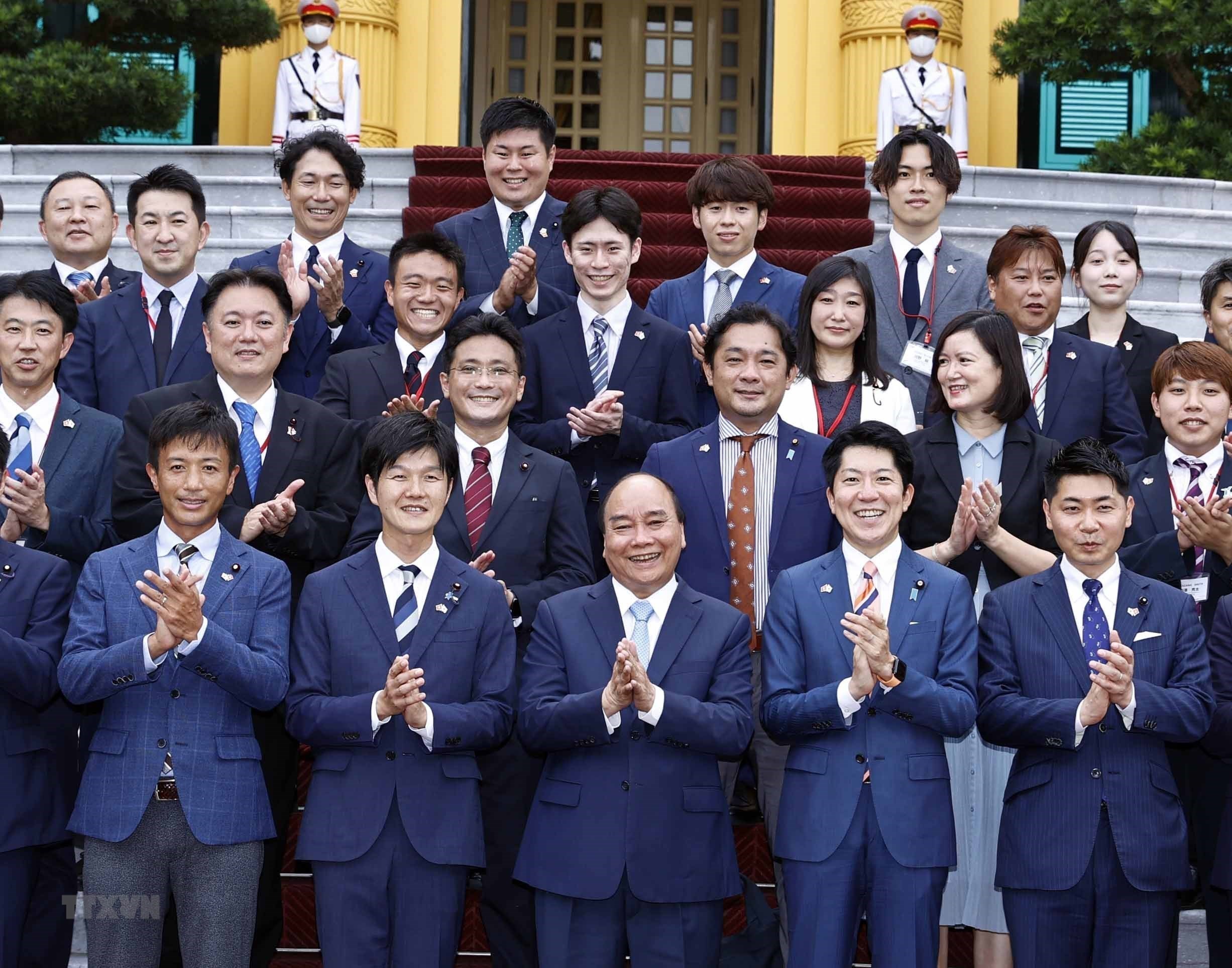 Le chef de l’État reçoit une délégation de la Division de la Jeunesse du PLD du Japon