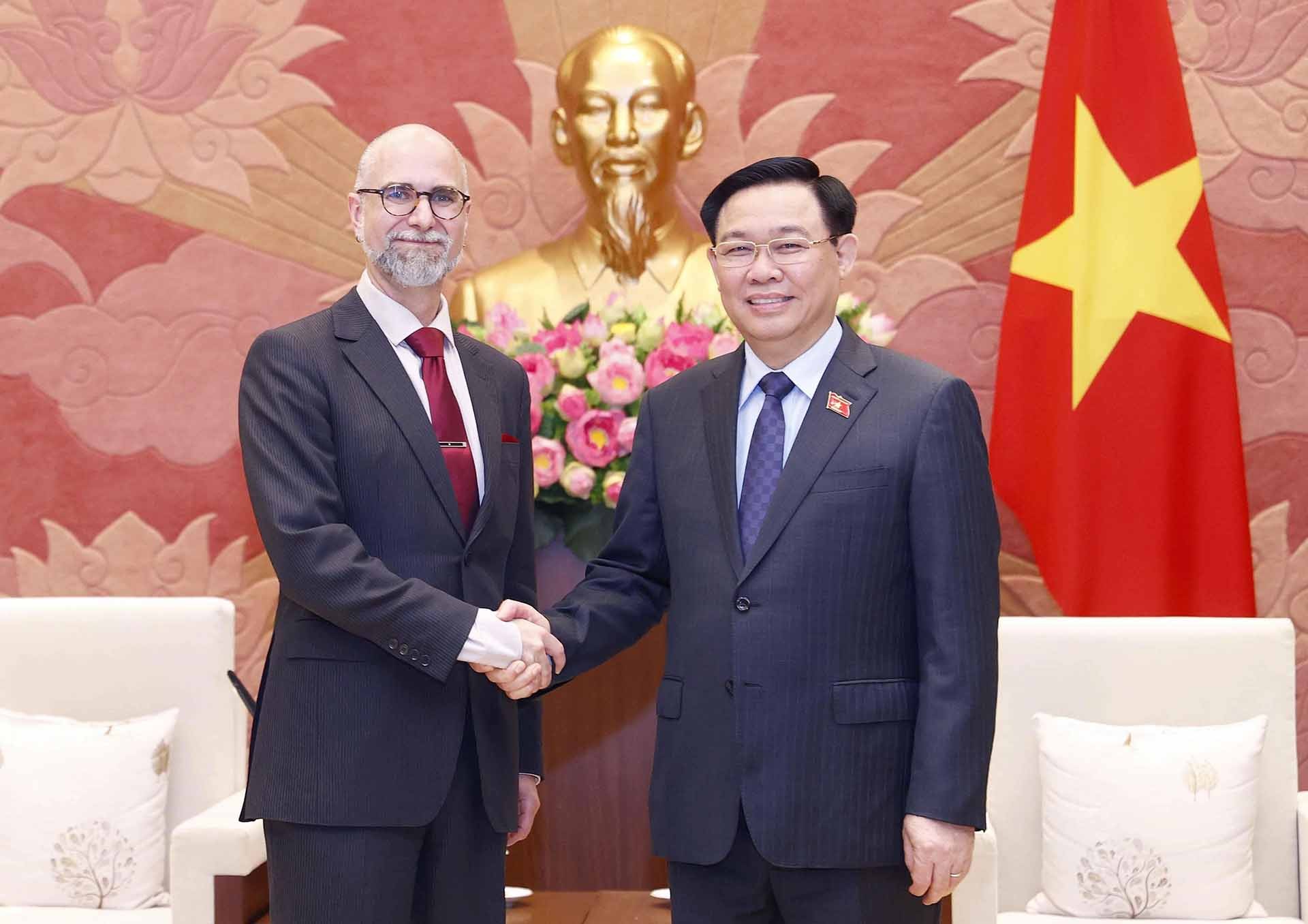 Vietnam – Canada  Promouvoir davantage les relations parlementaires