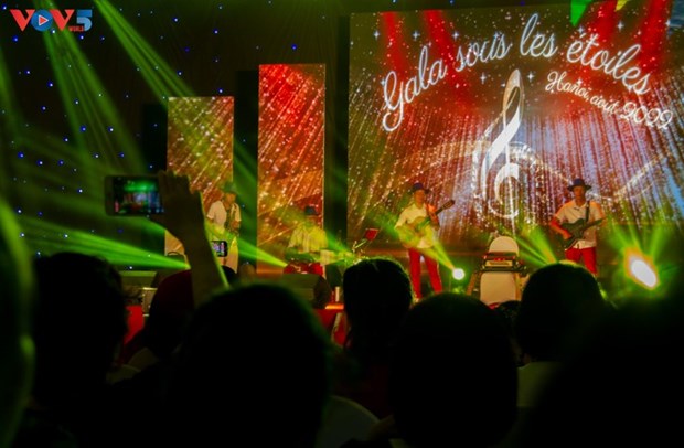 Gala sous les étoiles du Département de français de l’université de langues internationales de Hanoï