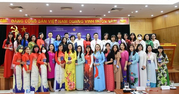 Clôture du cours de formation à la langue vietnamienne pour les enseignants vietnamiens à l’étranger