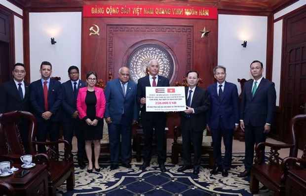 Ho Chi Minh-Ville et Cuba poussent à une coopération dans plusieurs domaines